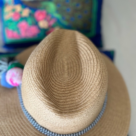 Bioworld hat - Picture 3 of 4